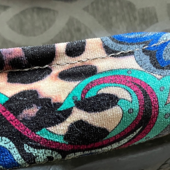 Comfortview Multicolor Patterned Flats - Picture 7 of 11